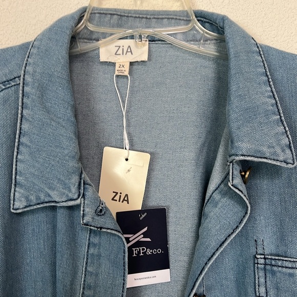 Zia Apparel Oversized Jean Jacket size 2X NWT - Picture 3 of 5